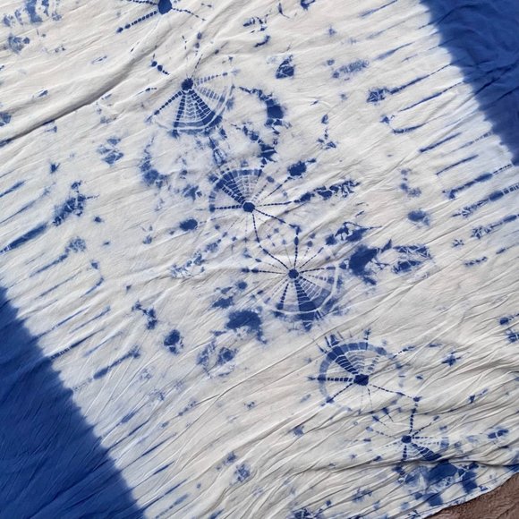 Blue & white tie dye sarong/scarf - Picture 2 of 3